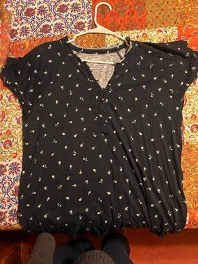 Black Floral Button-Front Women's Top